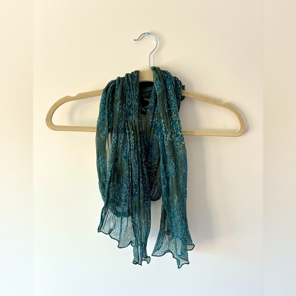 💙 Floral Sheer Viscose Scarf – Blue & Green (No Brand)